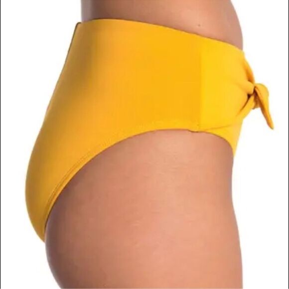 New Robin Piccone - Ava High Waisted
Bikini Bottom Marigold Large - Picture 7 of 10